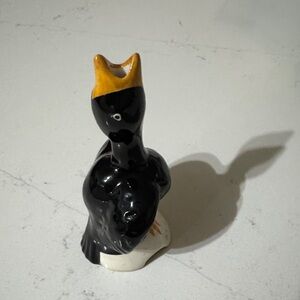 Vintage Clarice Cliff Blackbird Pie Funnel  Made in England.